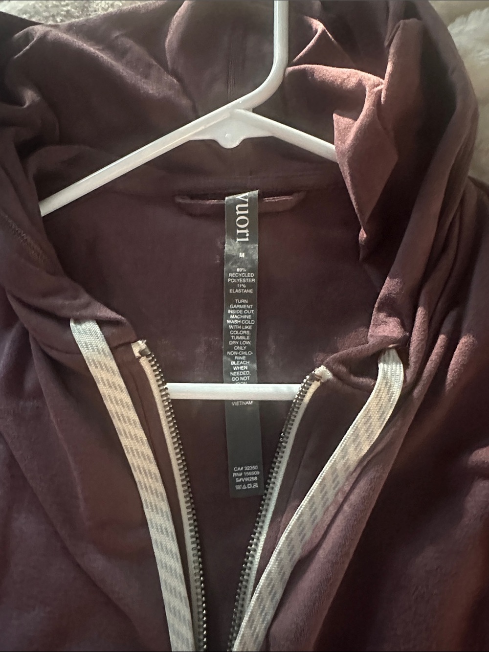 Women’s Vuori Halo Maroon Zip-Up Hoodie Jacket - NWOT medium - Picture 9 of 9